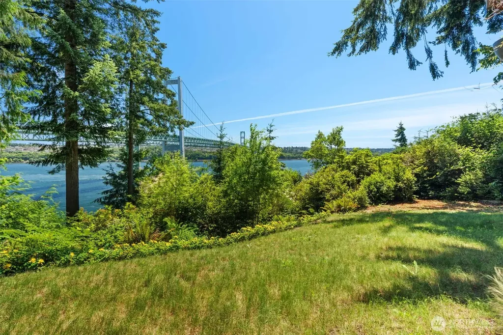 1701 Weatherswood Drive NW Gig Harbor WA 98335