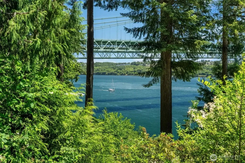 1701 Weatherswood Drive NW Gig Harbor WA 98335