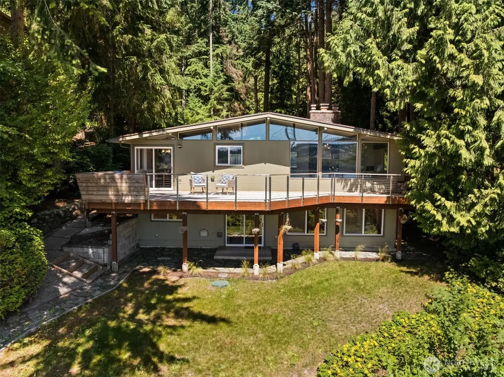 1701 Weatherswood Drive NW Gig Harbor WA 98335