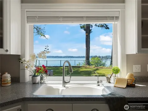 2648 Fishtrap Road NE Olympia WA 98506