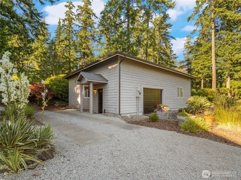 2648 Fishtrap Road NE Olympia WA 98506