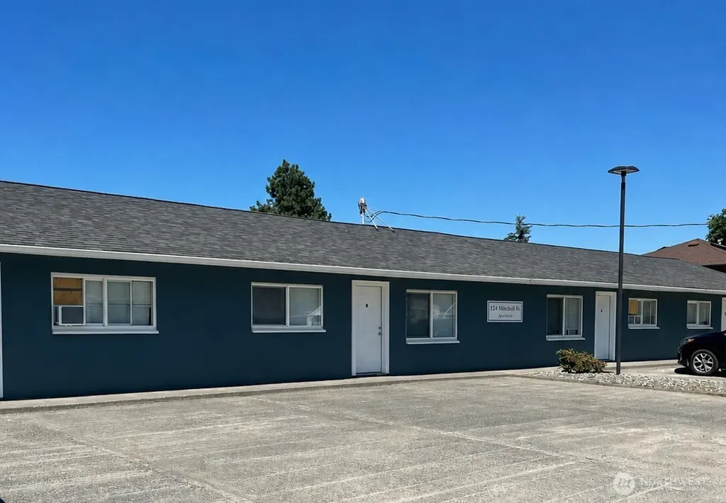124 Mitchell Street Sumas WA 98295