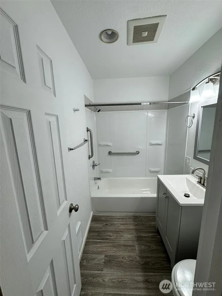 124 Mitchell Street Sumas WA 98295
