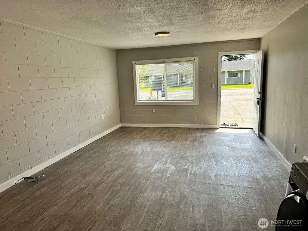 124 Mitchell Street Sumas WA 98295