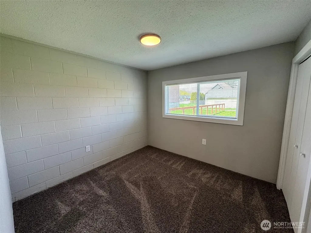 124 Mitchell Street Sumas WA 98295