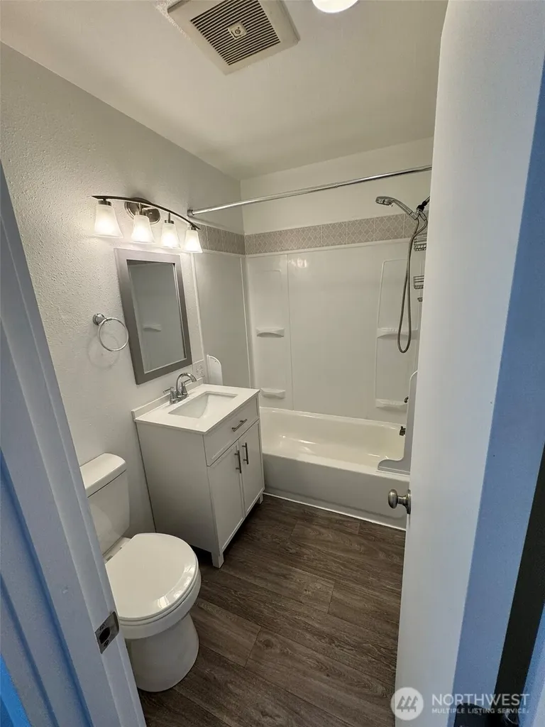 124 Mitchell Street Sumas WA 98295