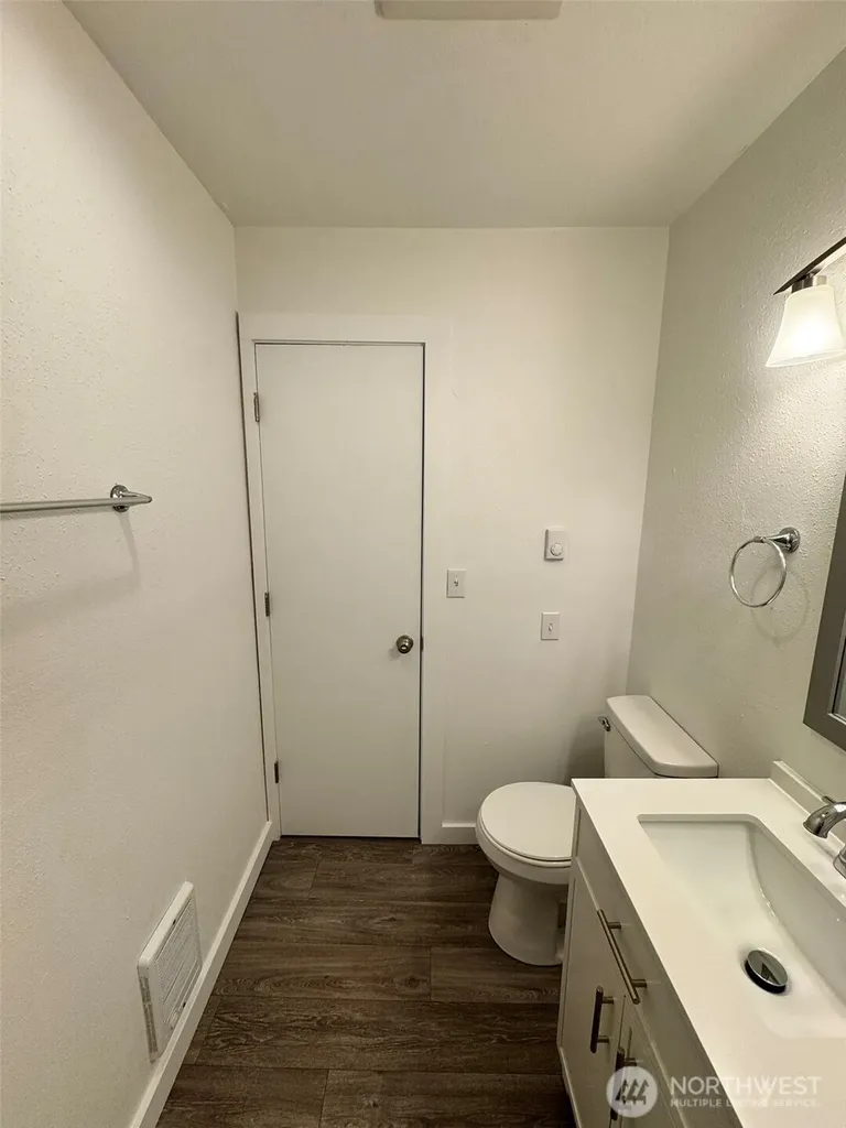 124 Mitchell Street Sumas WA 98295