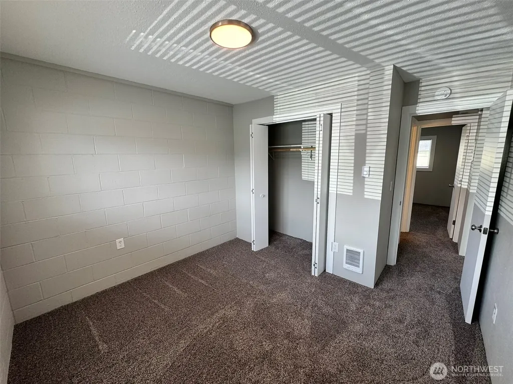 124 Mitchell Street Sumas WA 98295