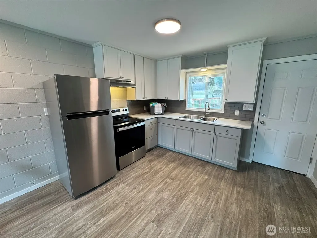124 Mitchell Street Sumas WA 98295