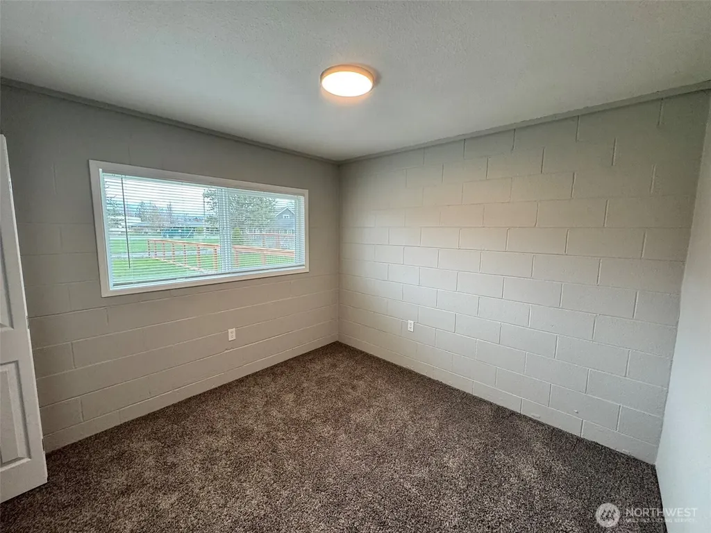 124 Mitchell Street Sumas WA 98295