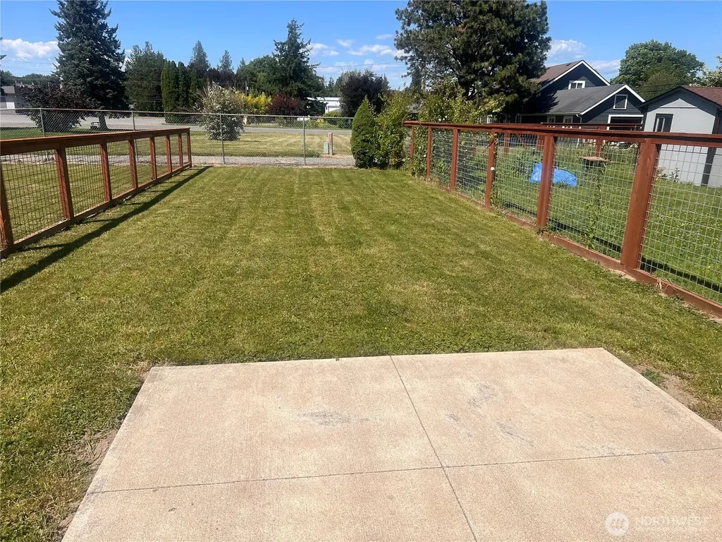 124 Mitchell Street Sumas WA 98295