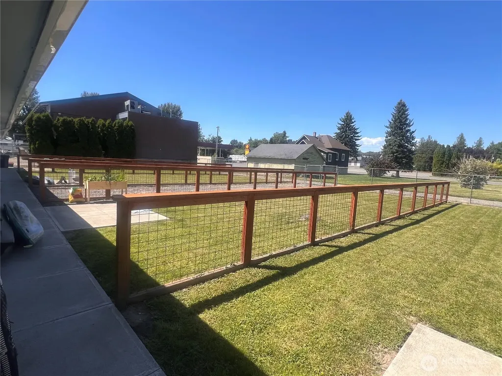 124 Mitchell Street Sumas WA 98295