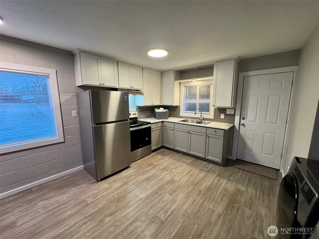 124 Mitchell Street Sumas WA 98295