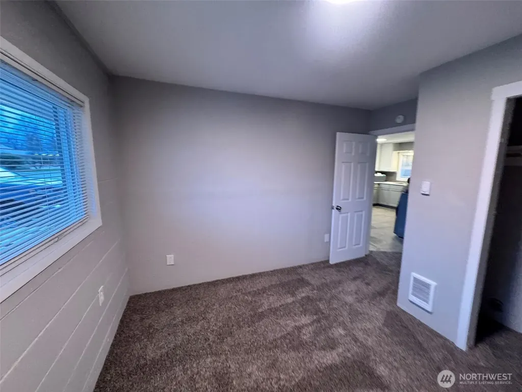 124 Mitchell Street Sumas WA 98295