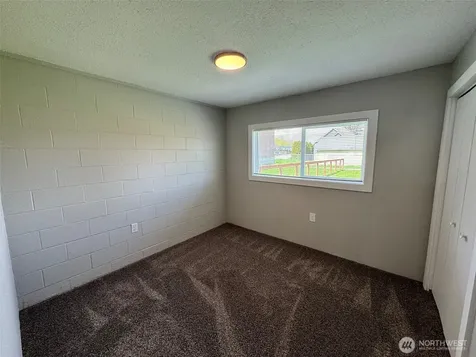 124 Mitchell Street Sumas WA 98295