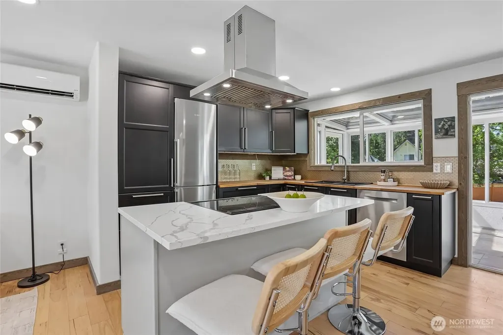 2002 211th Place SW Lynnwood WA 98036