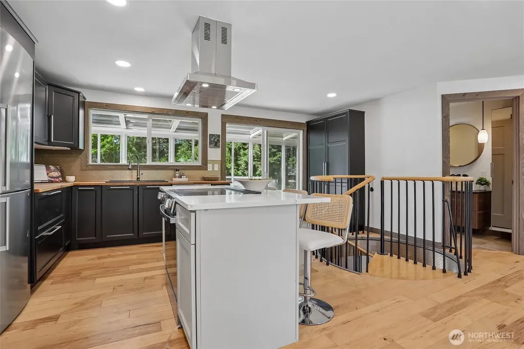 2002 211th Place SW Lynnwood WA 98036