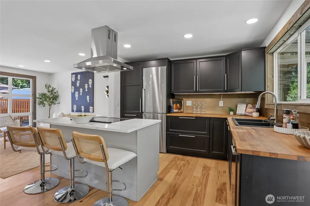 2002 211th Place SW Lynnwood WA 98036