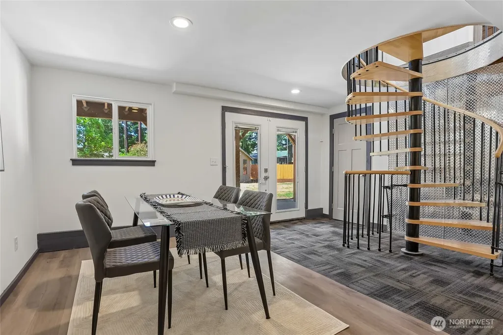 2002 211th Place SW Lynnwood WA 98036