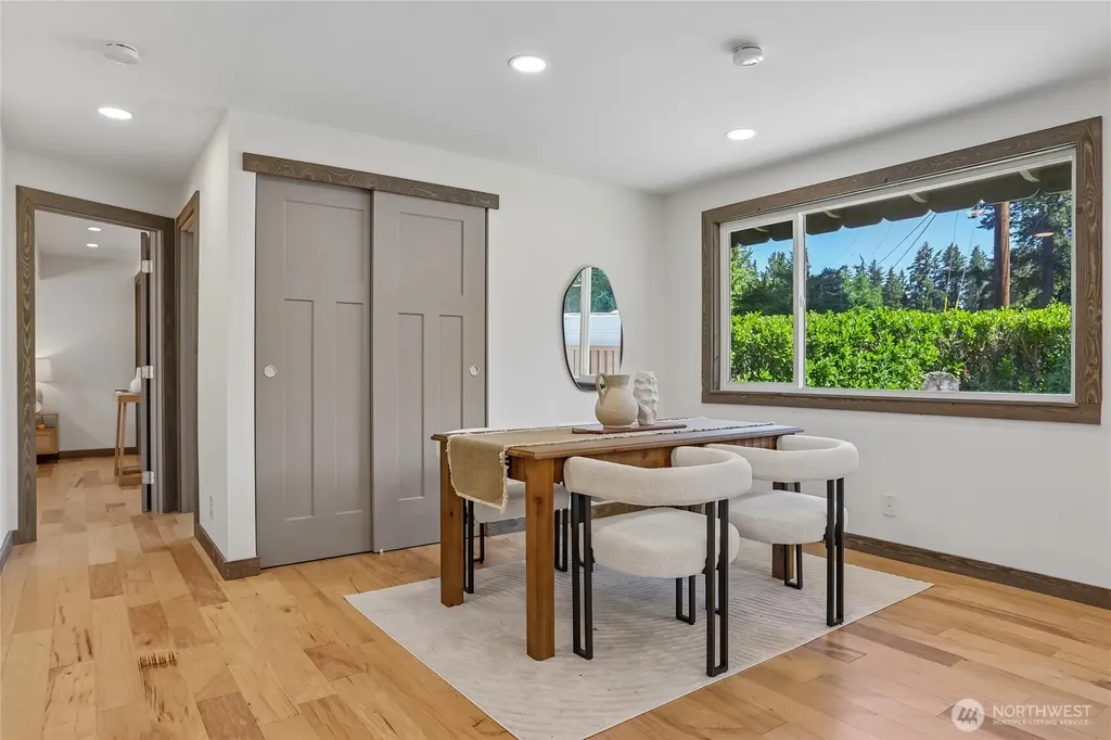 2002 211th Place SW Lynnwood WA 98036
