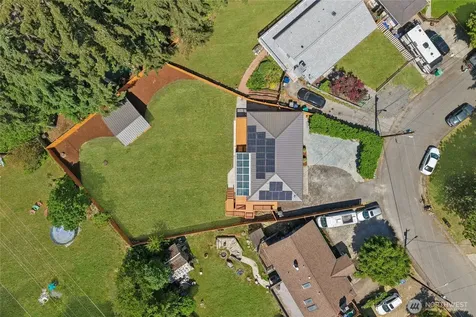 2002 211th Place SW Lynnwood WA 98036