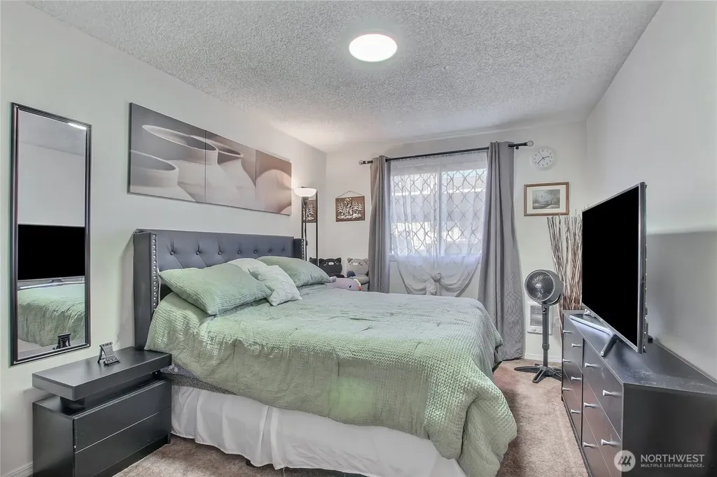 1313 W James Street Kent WA 98032