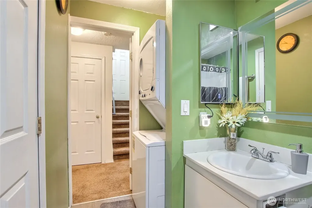 1313 W James Street Kent WA 98032