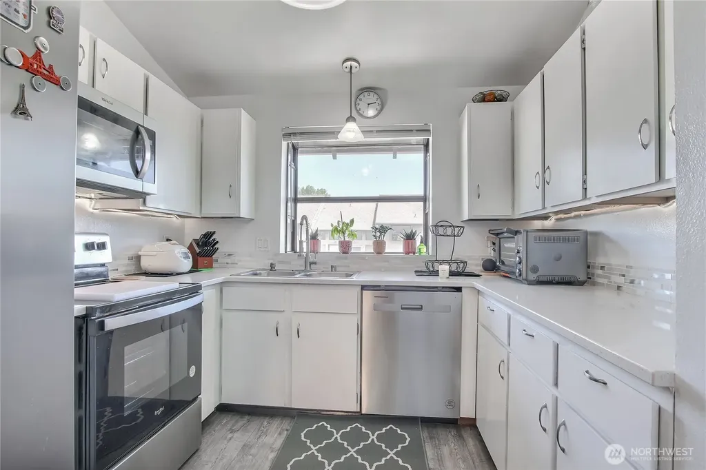 1313 W James Street Kent WA 98032