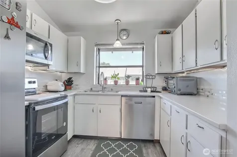 1313 W James Street Kent WA 98032