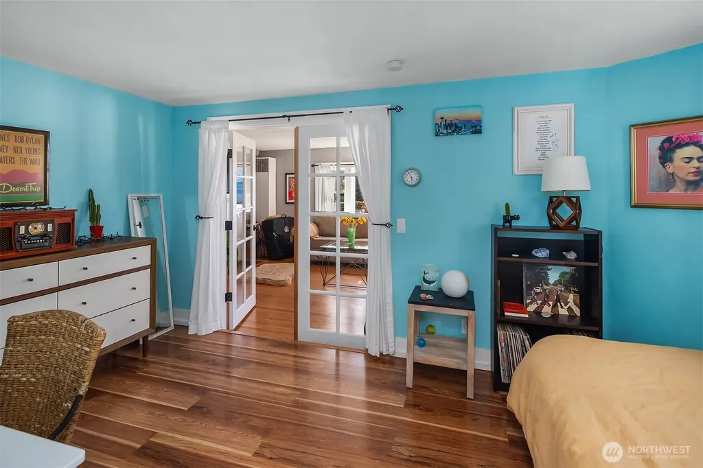 2115 Bonair Drive SW Seattle WA 98116
