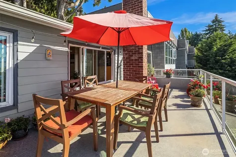 2115 Bonair Drive SW Seattle WA 98116
