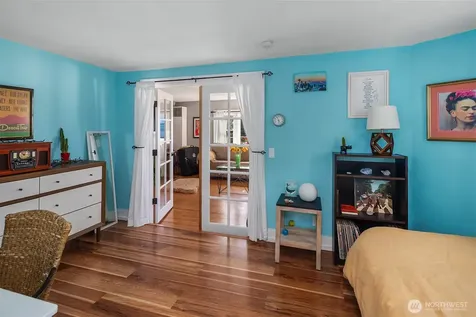 2115 Bonair Drive SW Seattle WA 98116