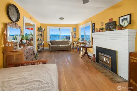 2115 Bonair Drive SW Seattle WA 98116