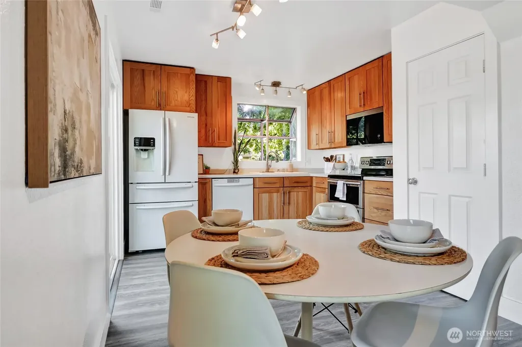 9834 NE 140th Place Kirkland WA 98034