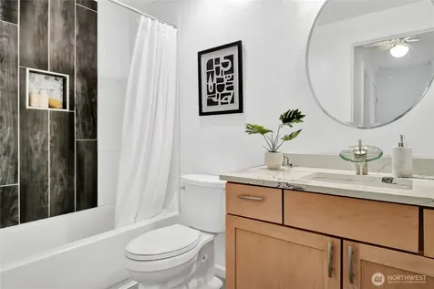 9834 NE 140th Place Kirkland WA 98034