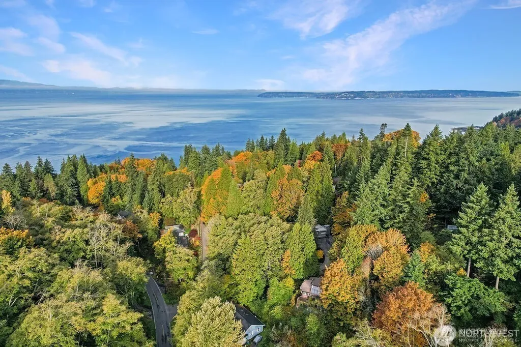 7217 Meadowdale Beach Road Edmonds WA 98026