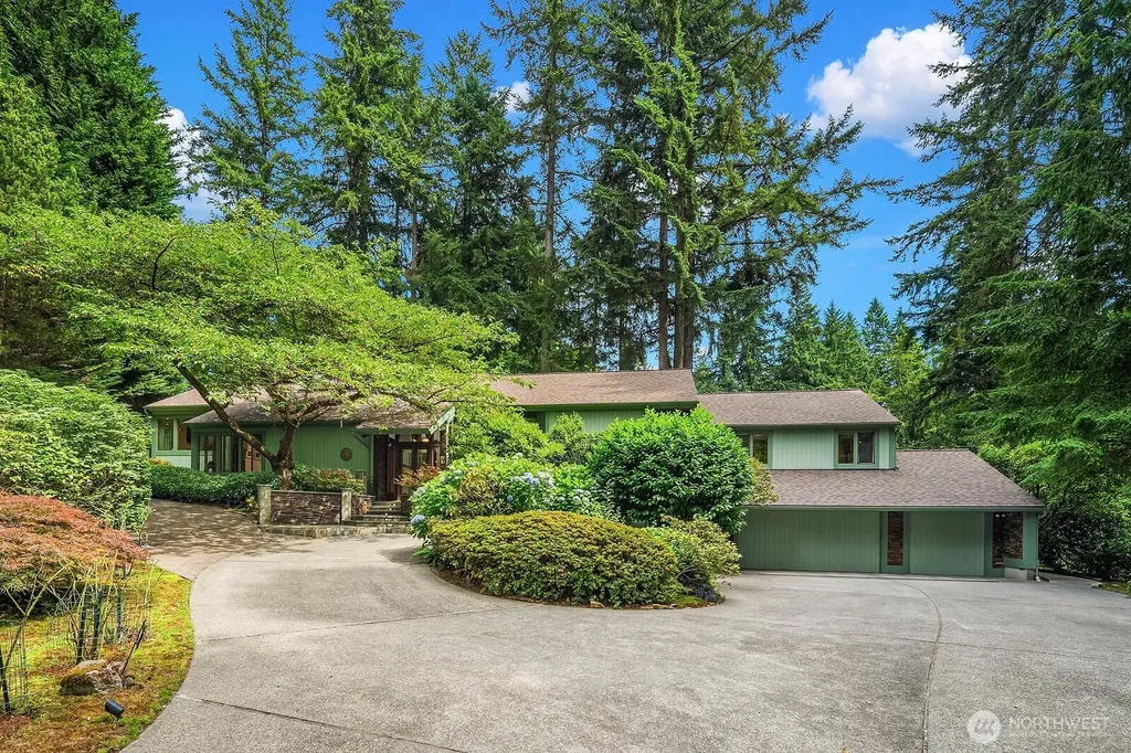 3825 132nd Avenue NE Bellevue WA 98005
