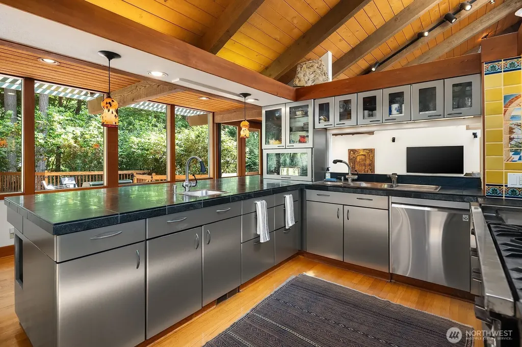 3825 132nd Avenue NE Bellevue WA 98005