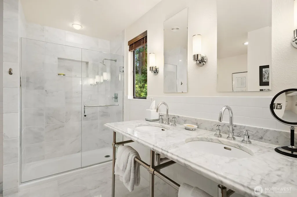 3825 132nd Avenue NE Bellevue WA 98005