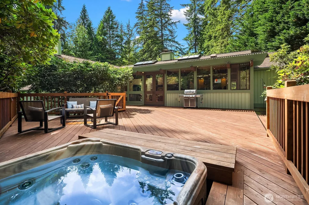 3825 132nd Avenue NE Bellevue WA 98005