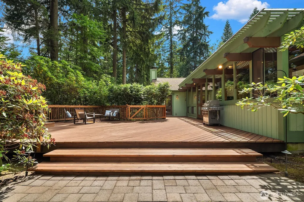3825 132nd Avenue NE Bellevue WA 98005