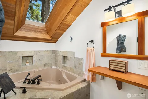3825 132nd Avenue NE Bellevue WA 98005