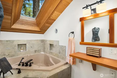 3825 132nd Avenue NE Bellevue WA 98005
