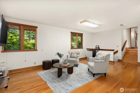 3825 132nd Avenue NE Bellevue WA 98005