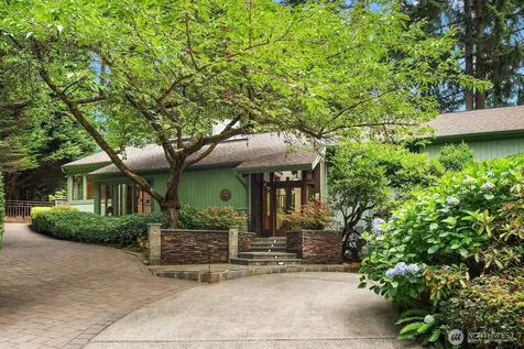 3825 132nd Avenue NE Bellevue WA 98005