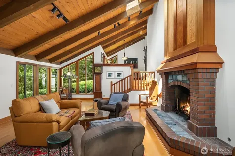 3825 132nd Avenue NE Bellevue WA 98005