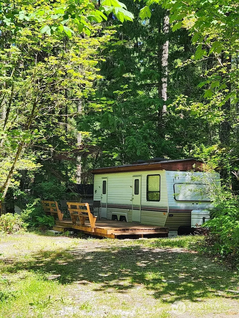 86 Goldrush Road Deming WA 98244