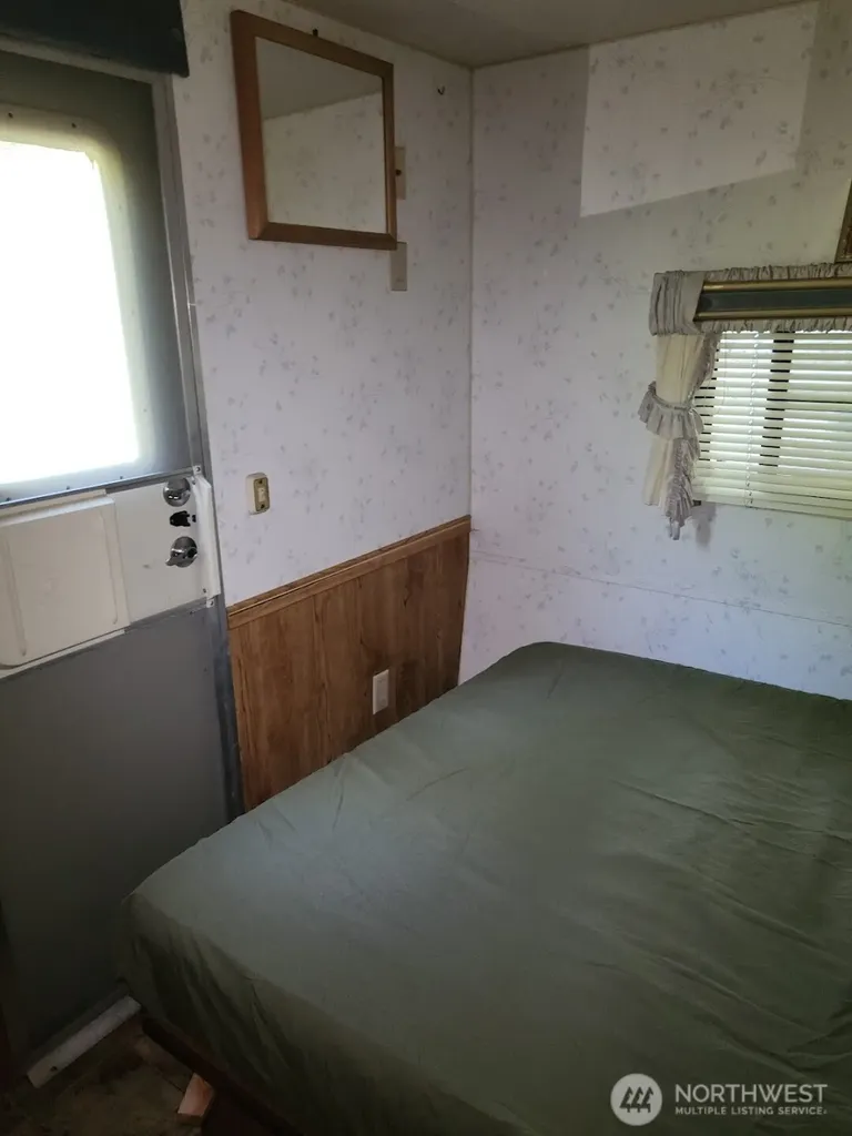 86 Goldrush Road Deming WA 98244