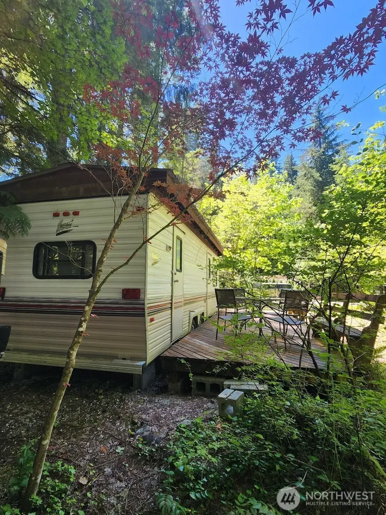 86 Goldrush Road Deming WA 98244