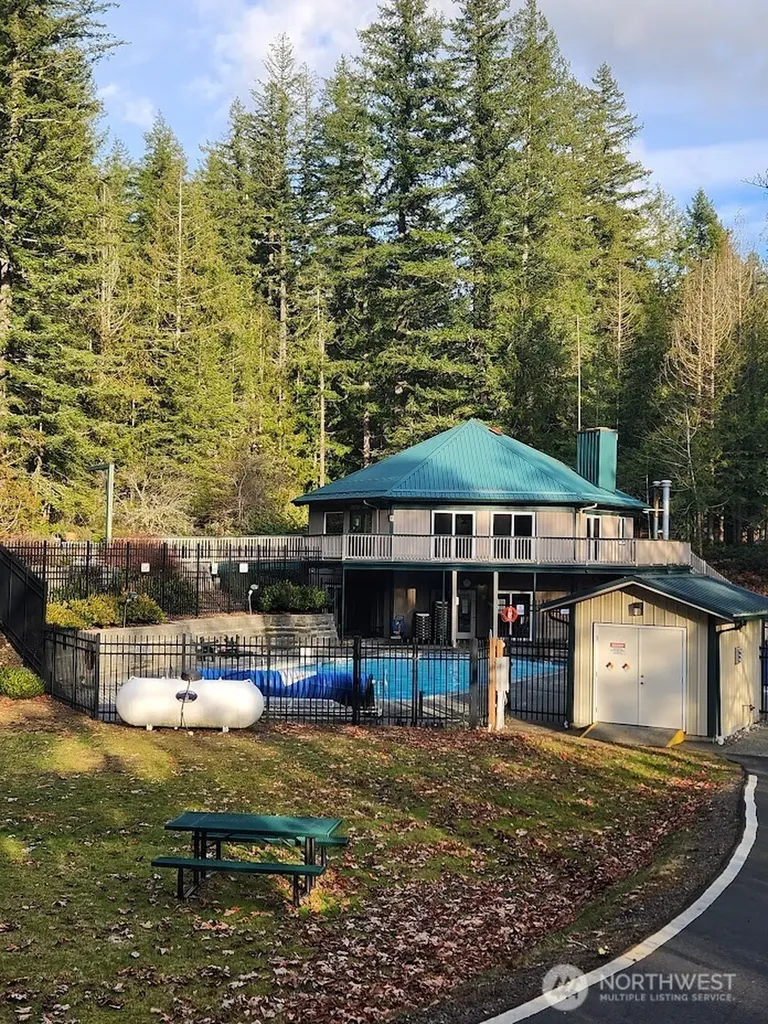 86 Goldrush Road Deming WA 98244